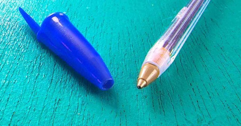 À quoi sert le trou sur le bouchon des stylos BIC