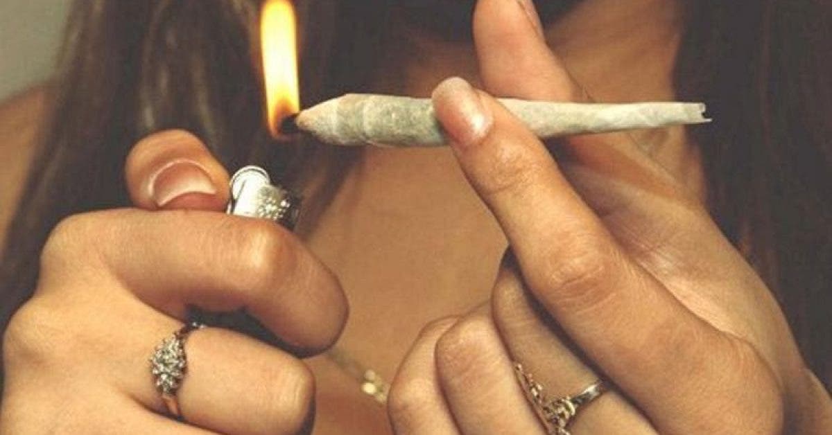 Luna smokes joint and fucks photos