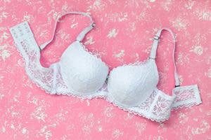 5 Astuces Pour Blanchir Un Soutien Gorge Qui A Jaunit