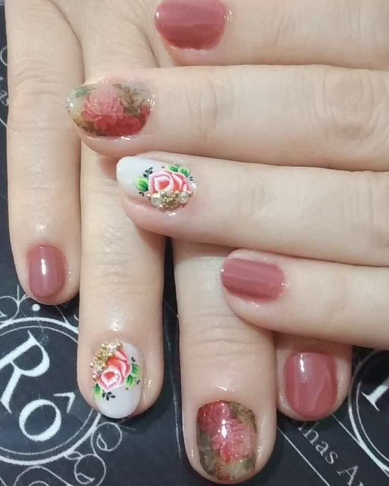 Manicure Alla Moda Nel Idee Smalto Dai Colori Chiari Idee