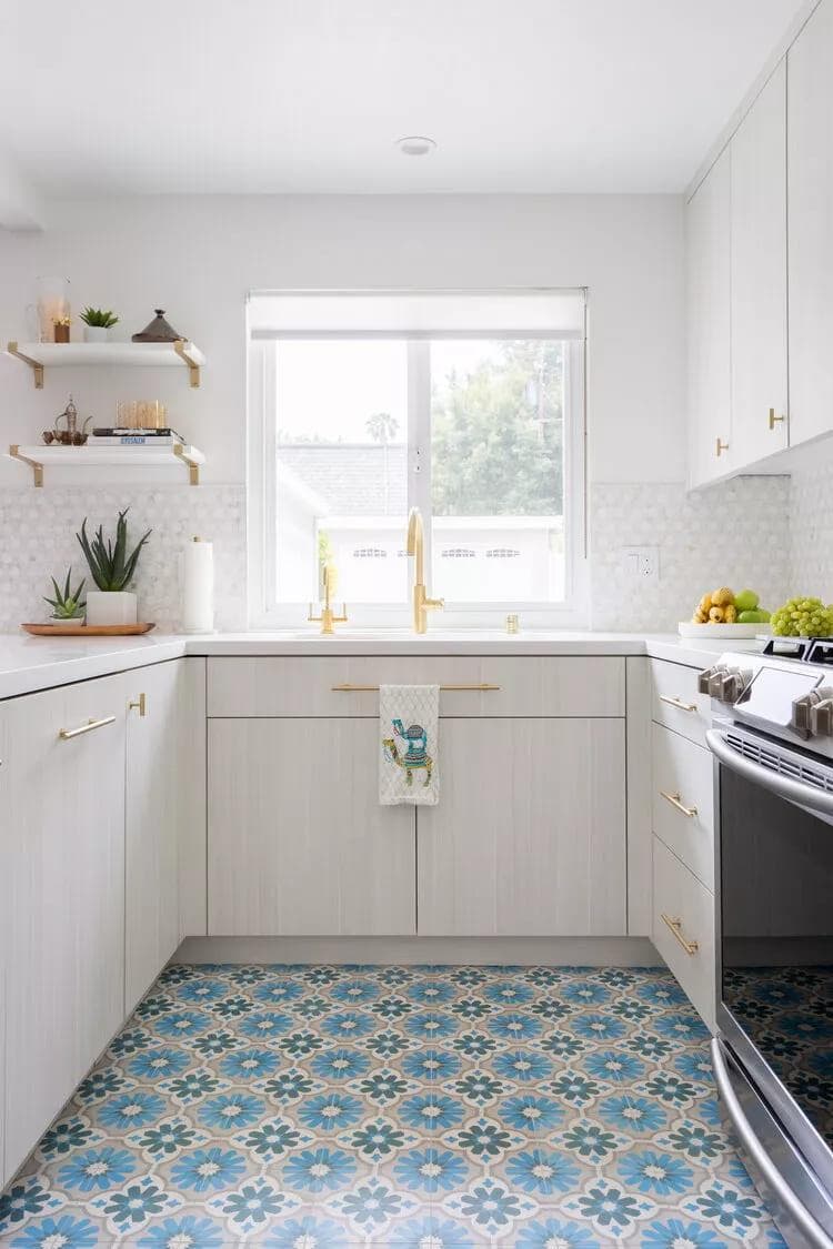 A flowering tile, azulejo pattern