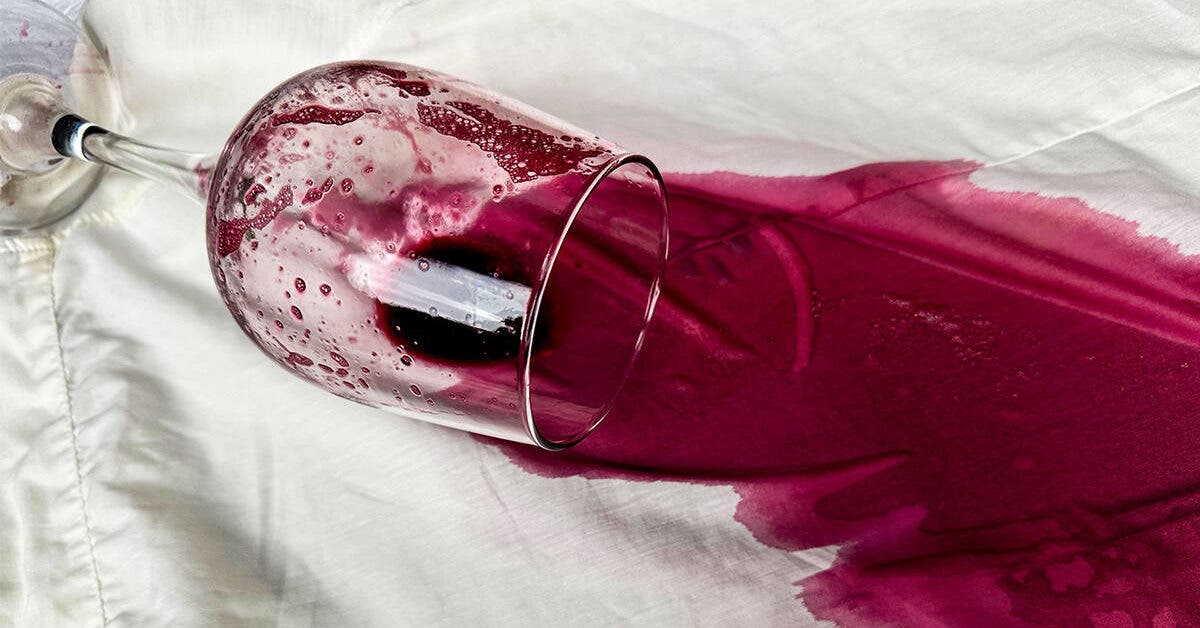 10 astuces de grands-mères pour enlever une tache de vin