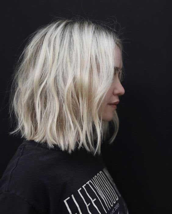 Lob émoussé sur cheveux blond scandinave