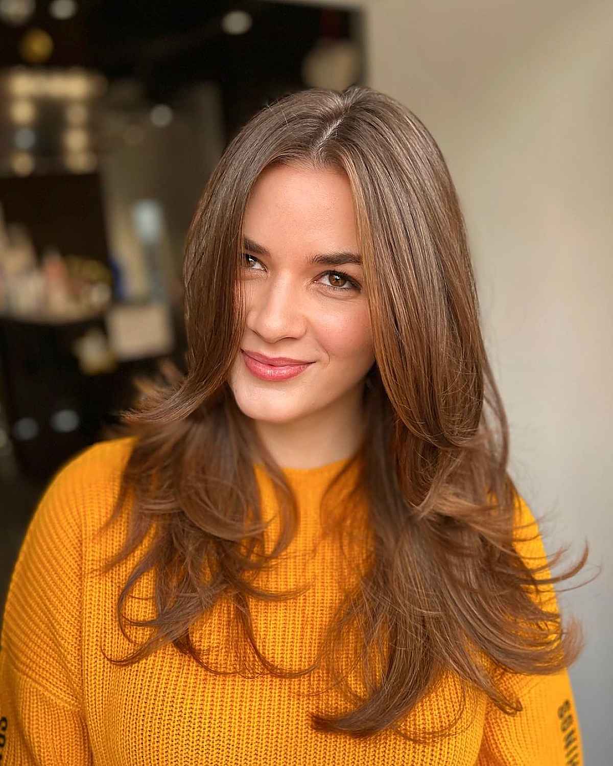 Coupe dégradée sur cheveux couleur miel