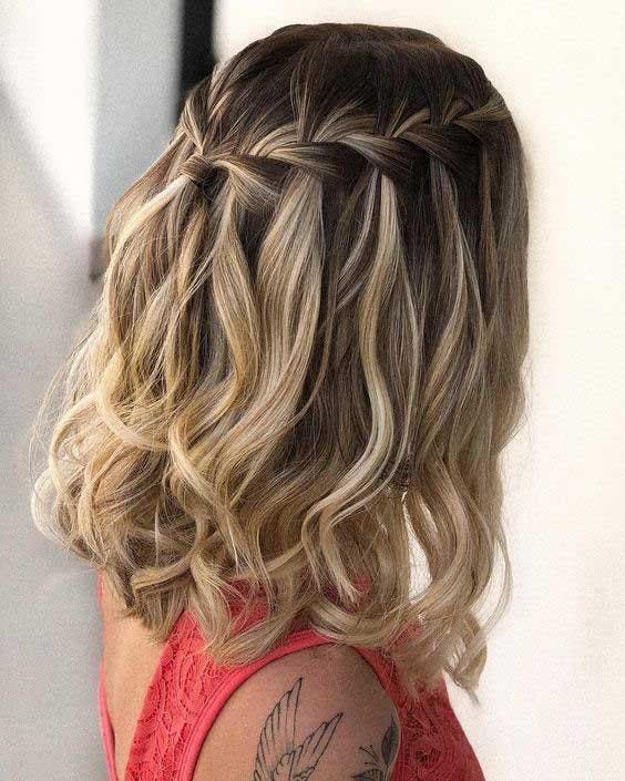 Lob lisse avec tresse en épi