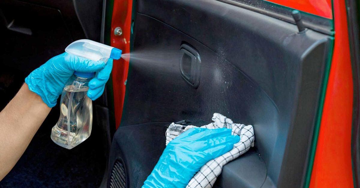 7 étapes pour nettoyer parfaitement l'intérieur de votre voiture