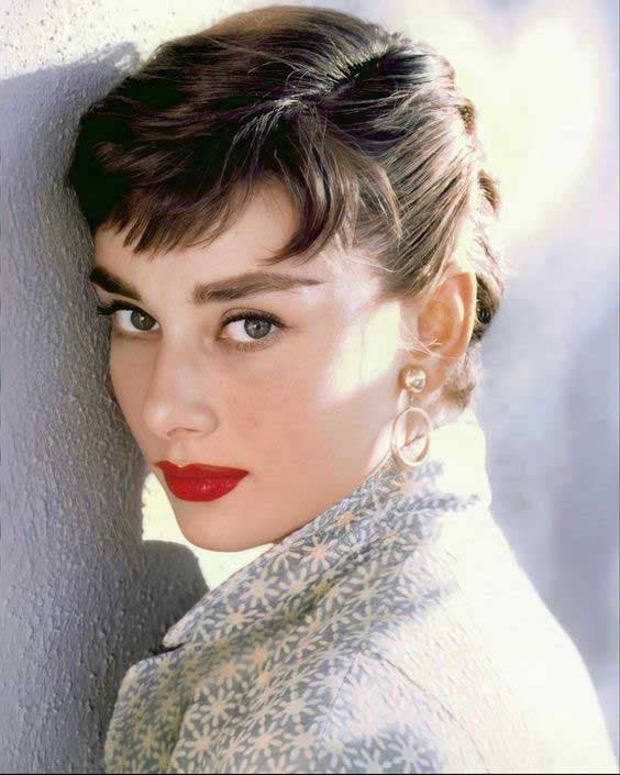 Audrey Hepburn et sa coupe courte