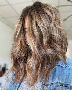 Balayage subtil et léger pour cheveux bruns