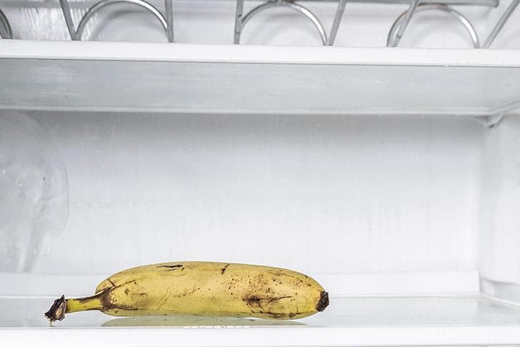 Bananes au réfrigérateur