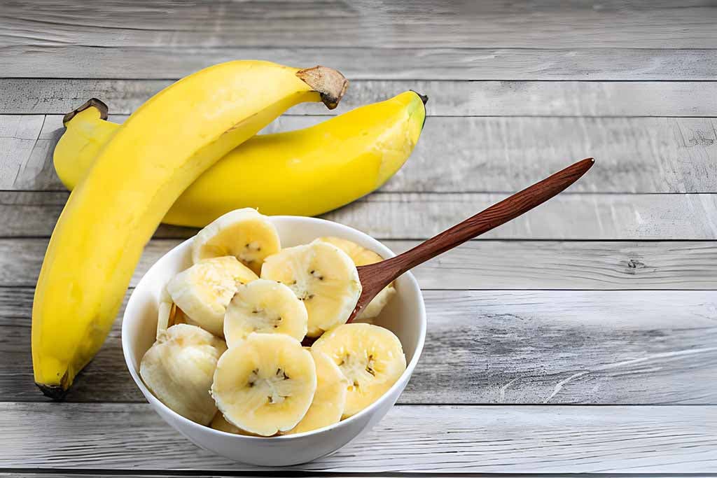 Bananes découpées en rondelles dans un bol