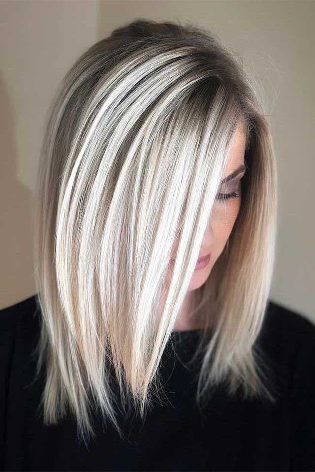 Blond platine argenté et bob long