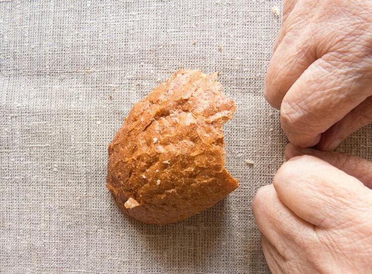 Stück altbackenes Brot