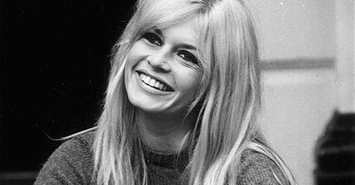 Brigitte Bardot dans la fleur de la jeunesse, avec le sourire radieux