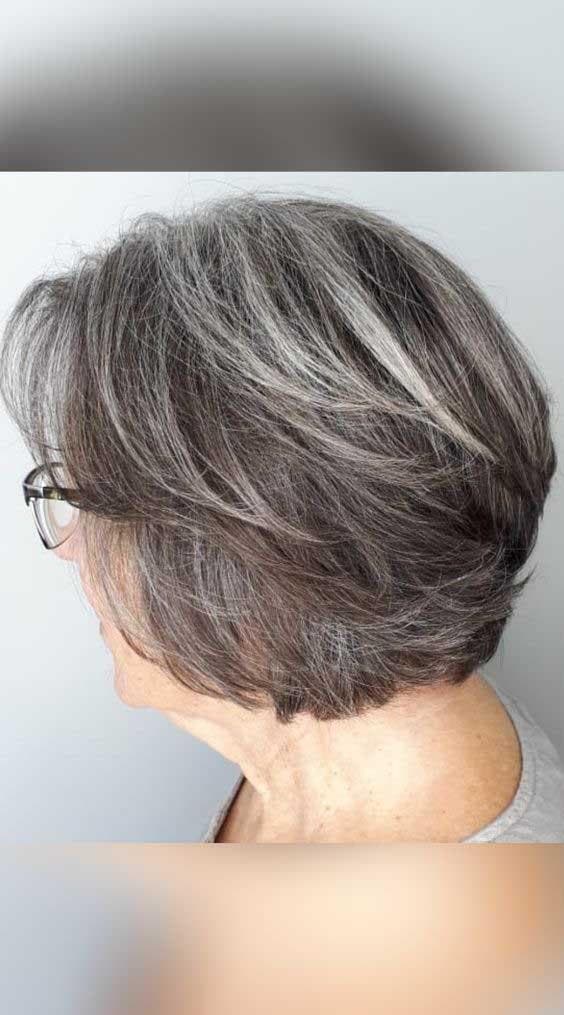 Cheveux courts et gris