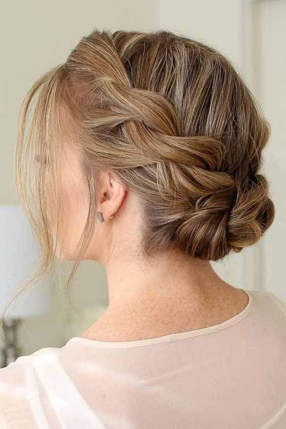 Chignon avec tresse bohème