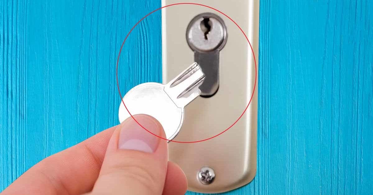 Comment retirer une clé cassée dans la serrure sans faire appel au  serrurier ?