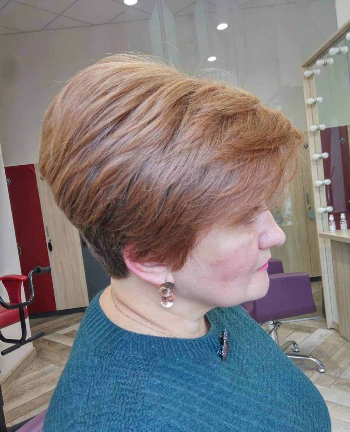 Coupe courte effet “plume”