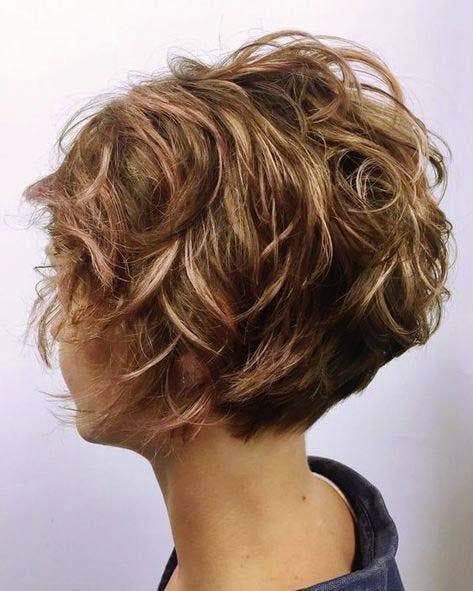 Coupe de cheveux courte dégradée