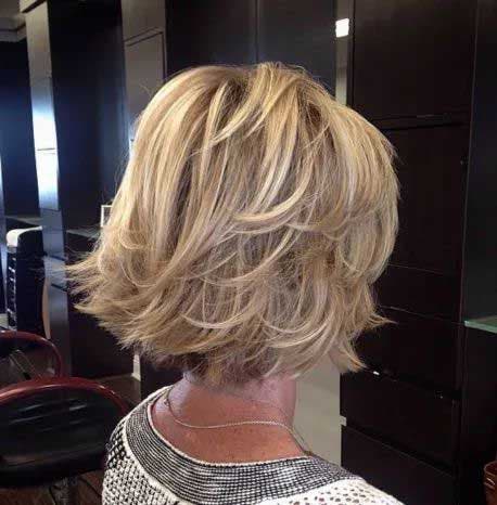 Coupe effilée courte pour les plus de 50 ans