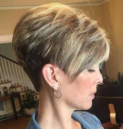 Coupe pixie avec balayage