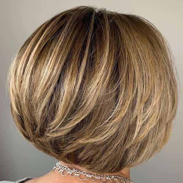 Dégradé cours sur des cheveux blonds