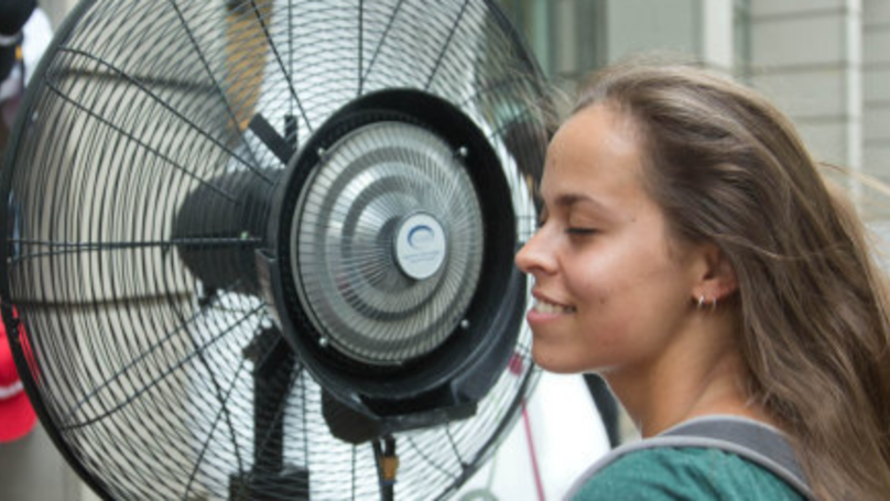 Dormir avec un ventilateur la nuit est terrible pour votre santé