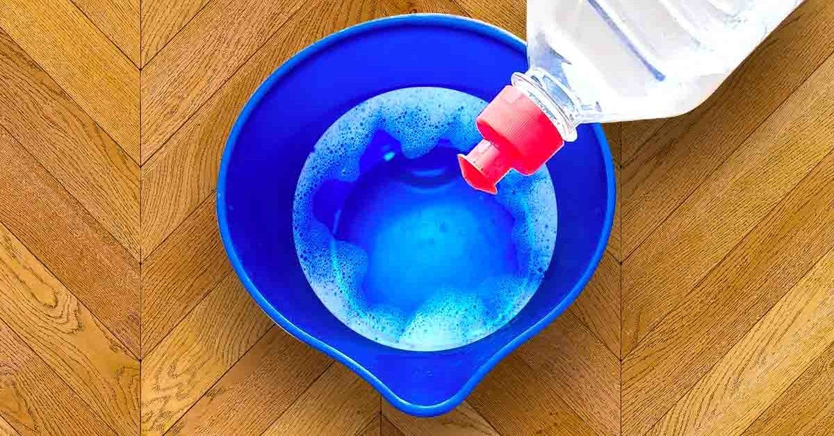 Pour nettoyer efficacement les parquets, évitez l'eau et le vinaigre 