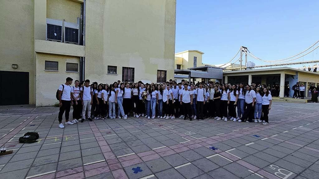 Elisavet Christoforou avec tous les élèves