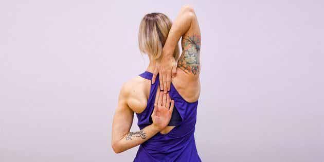 Étirements des triceps et des épaules