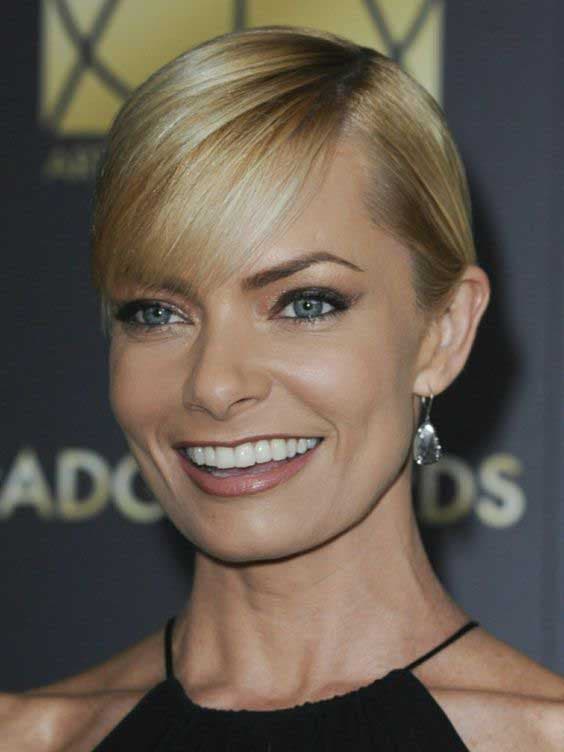 Jaime Pressly avec une coupe courte pratique