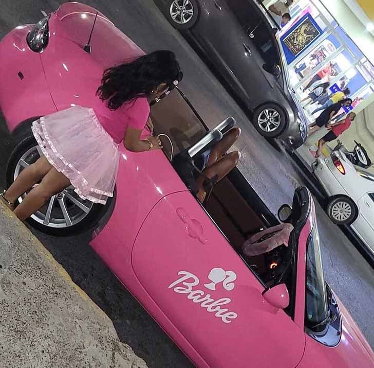 La voiture Barbie