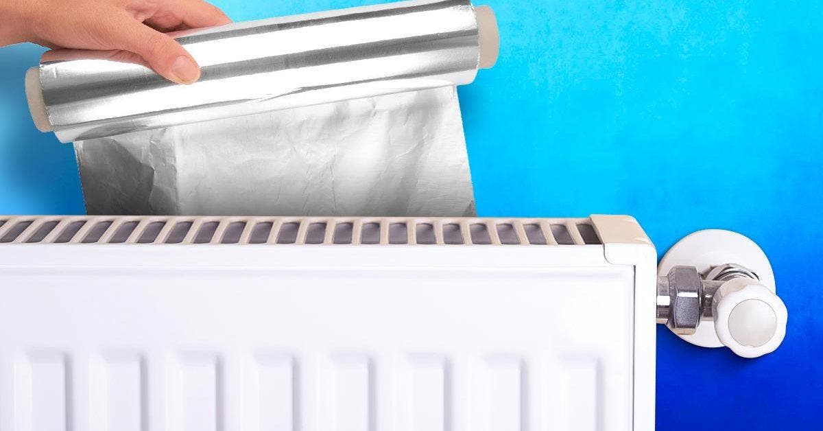Placer du film réflecteur pour radiateur — gardez la chaleur à l'intérieur !