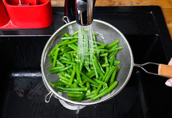 Laver les haricots verts