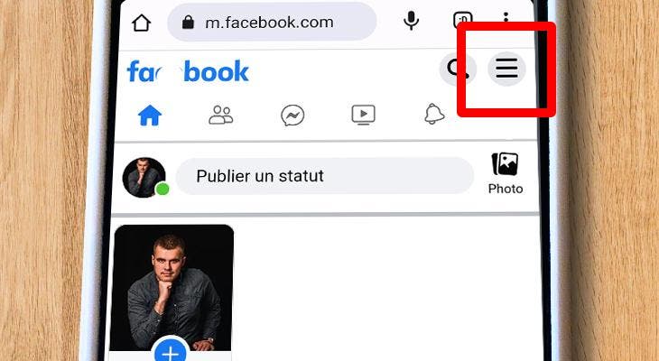 L'icône du menu facebook sur un navigateur mobile