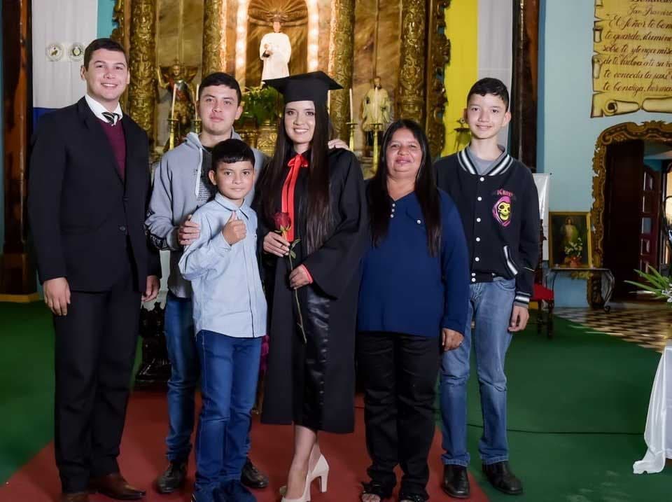 Magali Giménez Bogarín et sa famille