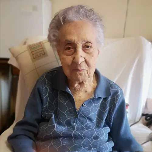 María Branyas Morera vit actuellement dans une maison de retraite en Espagne
