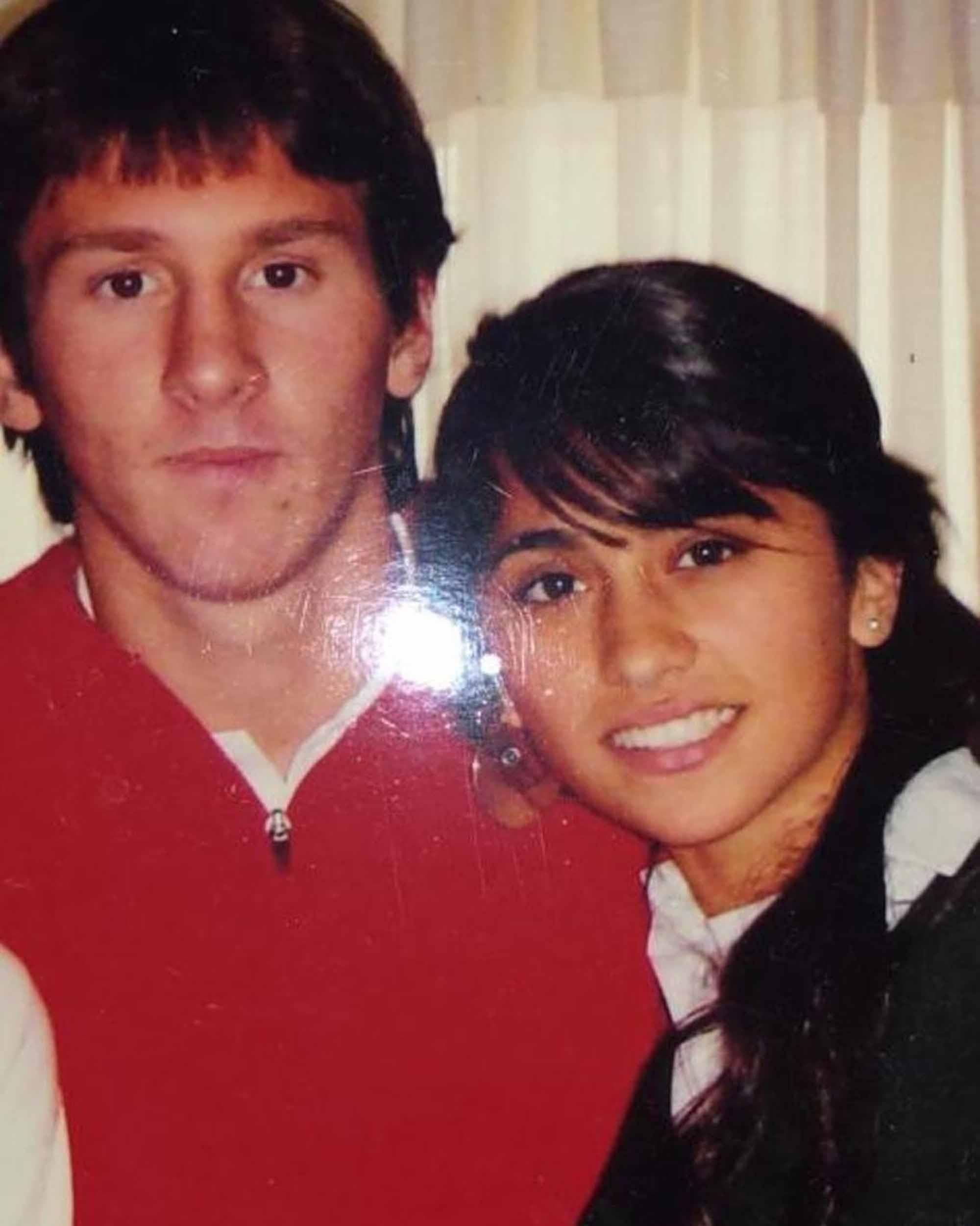 Messi et Antonella, adolescent