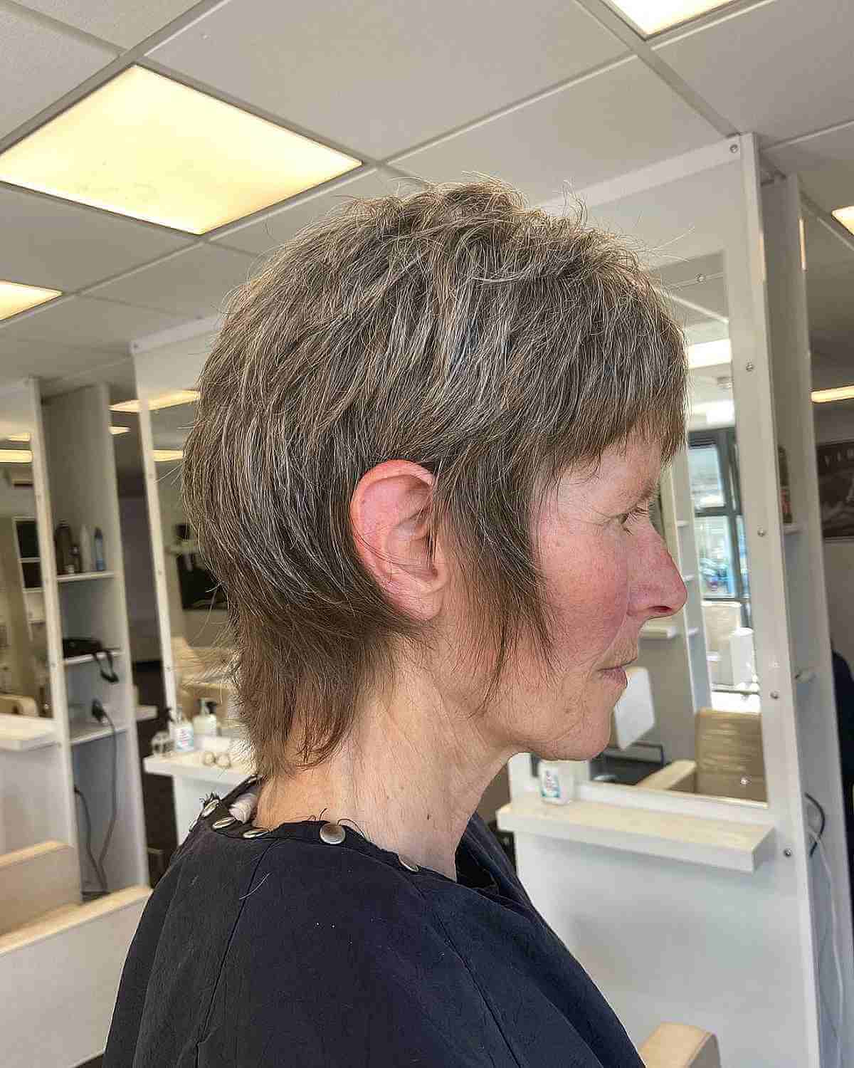 Mini Shaggy wolf cut - Coupes de cheveux, femmes de plus de 50 ans