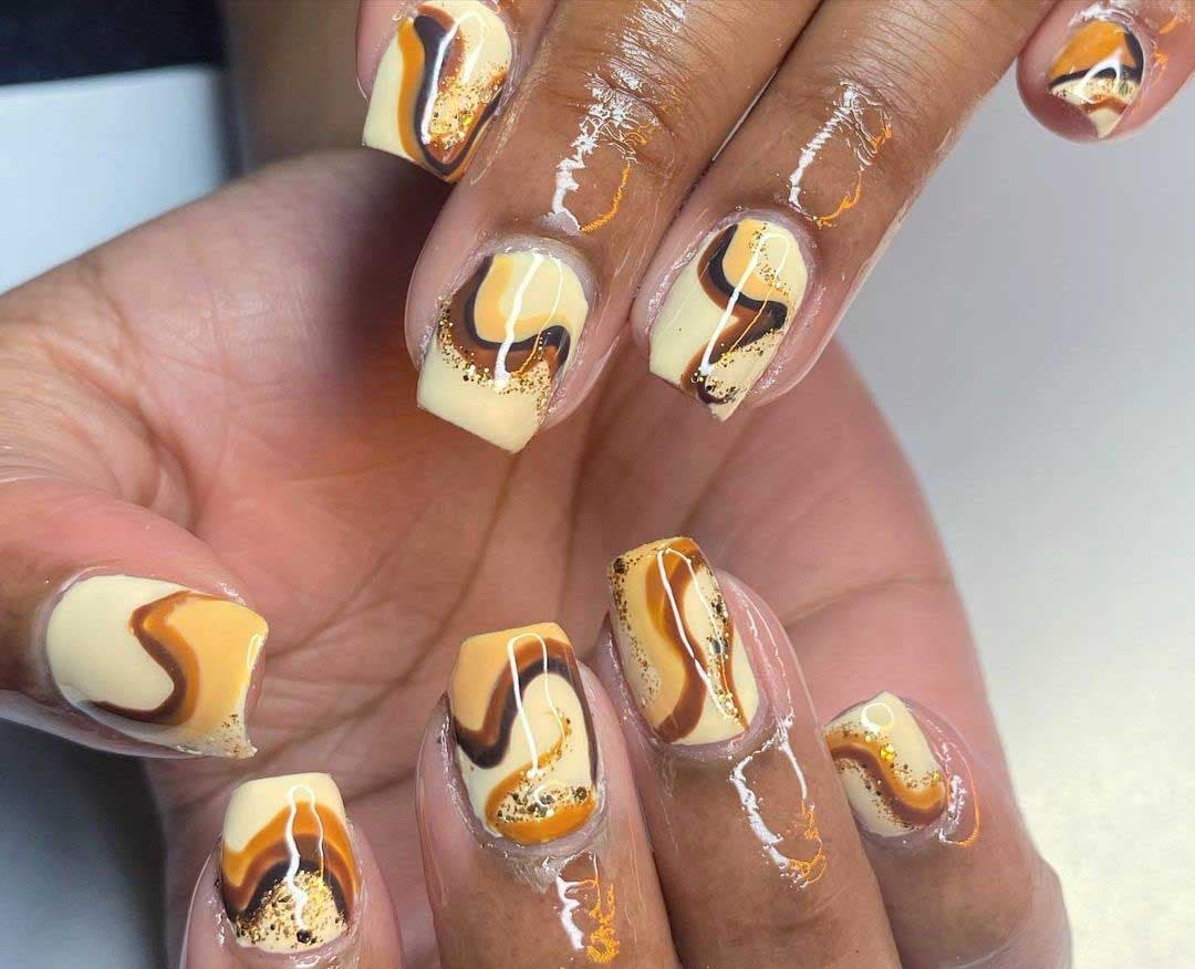 Nail art couleur Macchiato caramel