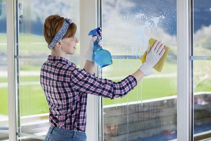 Nettoyer une baie vitrée sans trace : nos conseils – Blog BUT