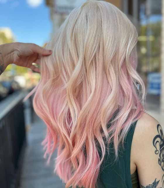 Ombré hair de blond à rose