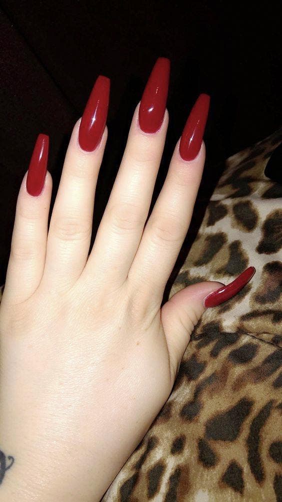 Ongles Ballerine Rouges1