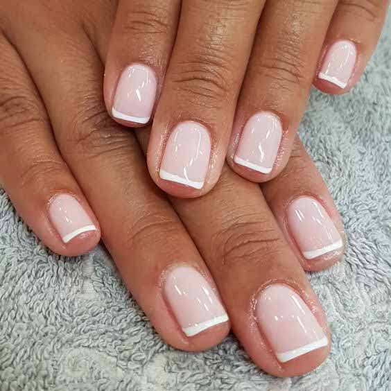 Ongles avec french classique