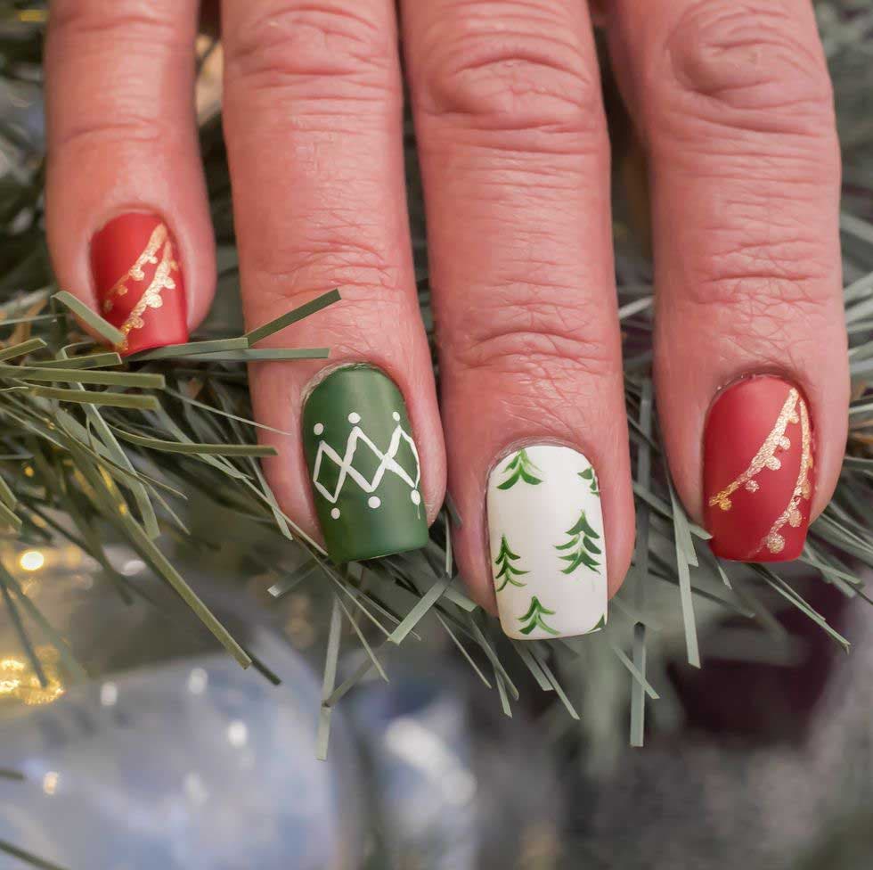 Ongles de Noël avec Nail art fait à la main