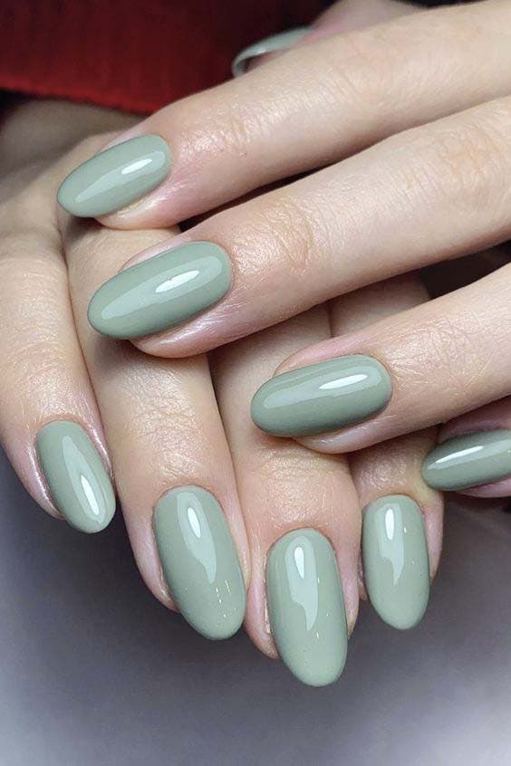 Ongles ovales verts