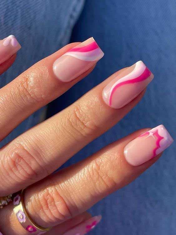 Ongles roses et blancs