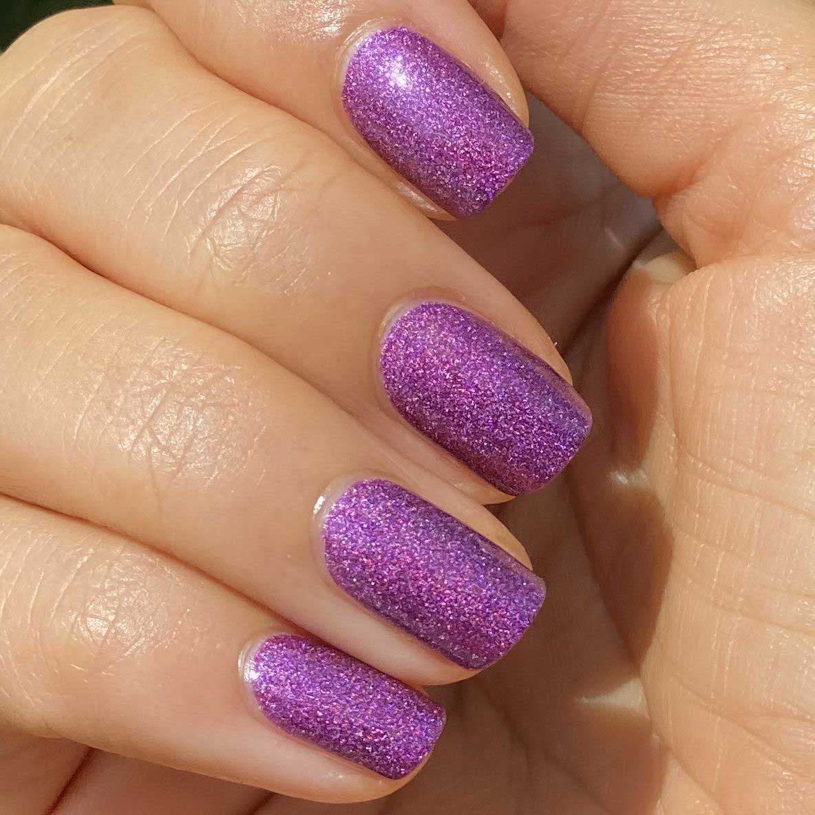 Vernis violet pailleté