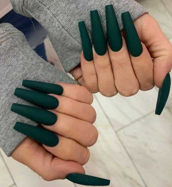 Ongles vert émeraude mats