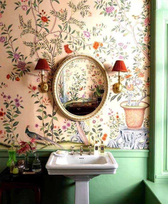 Papier peint floral pour salle de bain