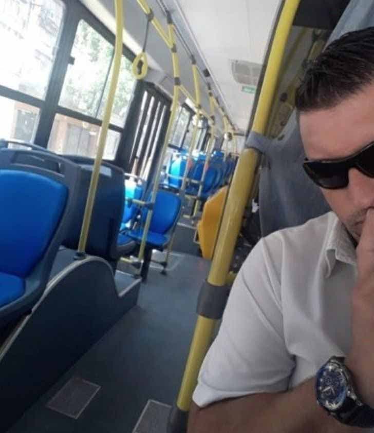 Photo de Juan Pablo dans un bus